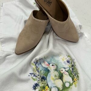 Hey Girl-Corkys Beige Pointed-Toe Mules
